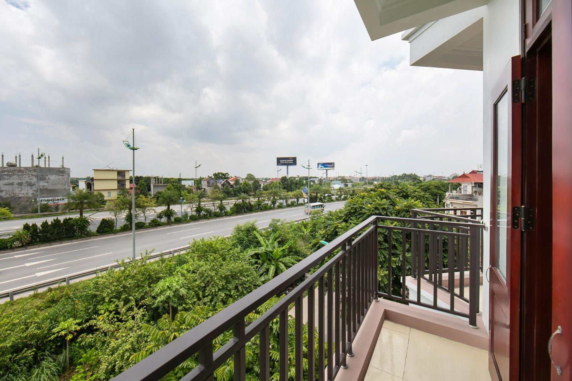Hanoi Airport Inn & Suites Exterior photo